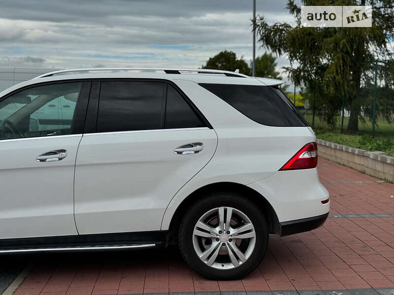 Позашляховик / Кросовер Mercedes-Benz M-Class 2014 в Івано-Франківську