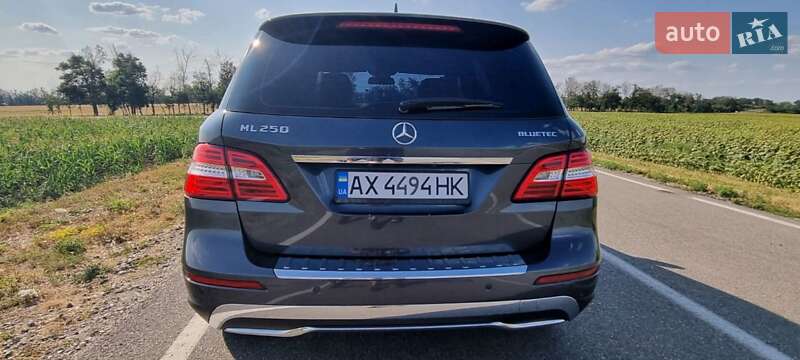 Внедорожник / Кроссовер Mercedes-Benz M-Class 2013 в Лозовой