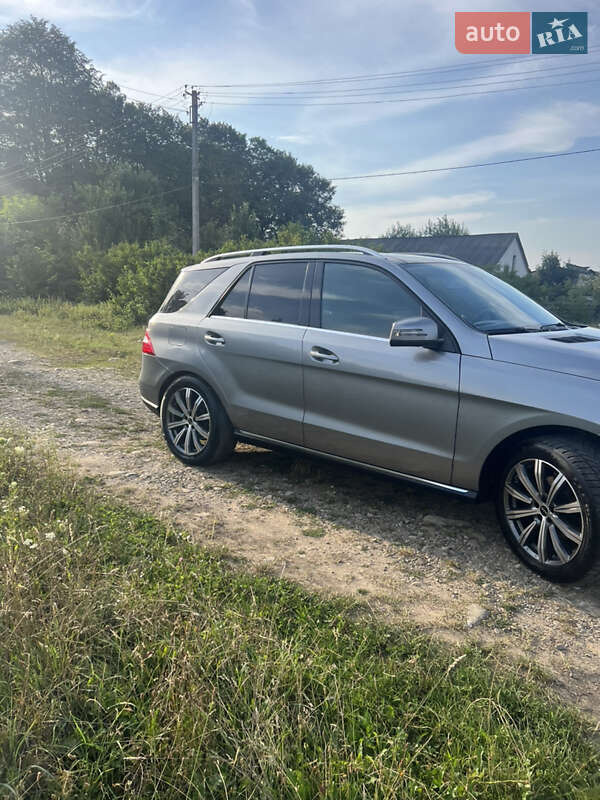 Позашляховик / Кросовер Mercedes-Benz M-Class 2012 в Коломиї