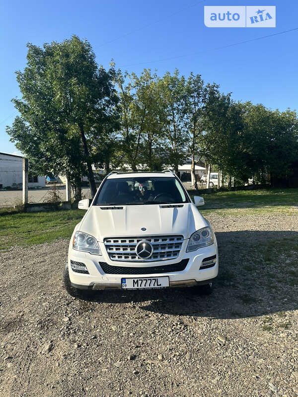 Внедорожник / Кроссовер Mercedes-Benz M-Class 2011 в Снятине