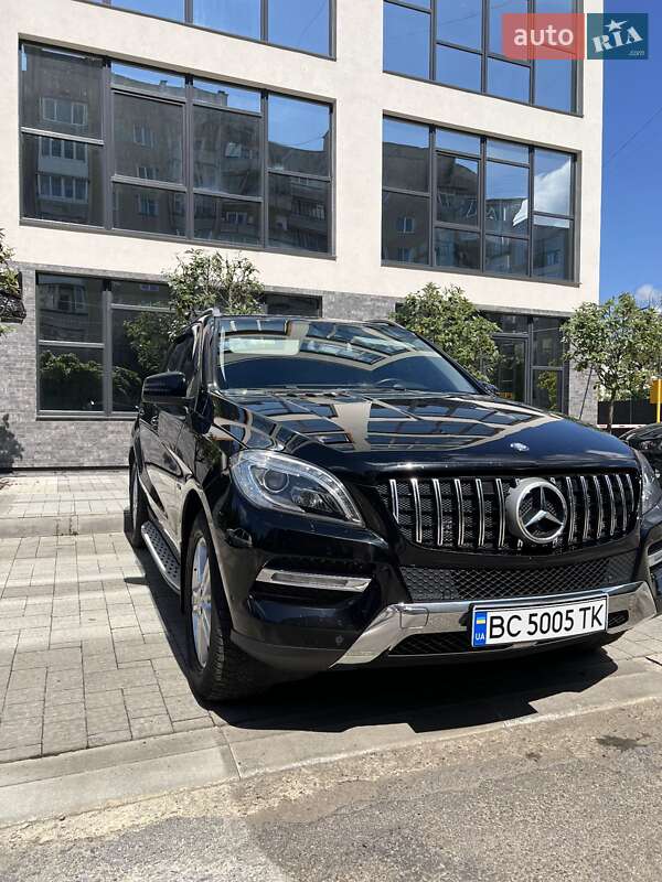 Позашляховик / Кросовер Mercedes-Benz M-Class 2012 в Івано-Франківську