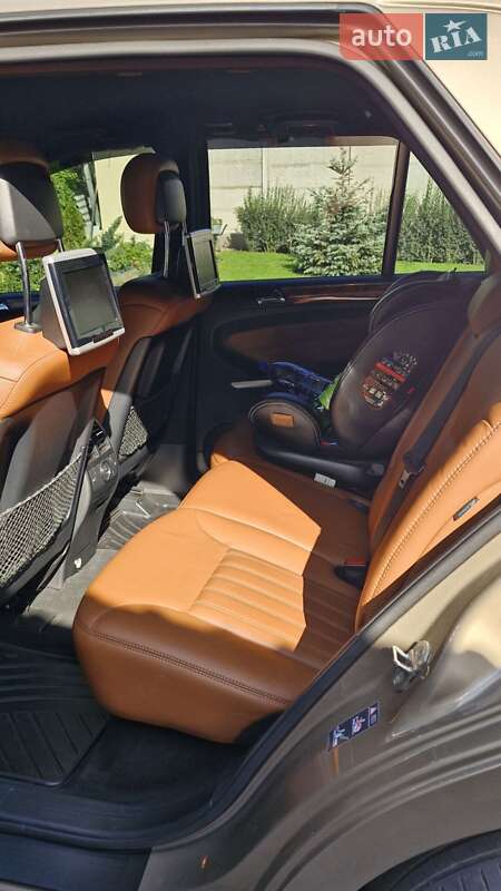 Позашляховик / Кросовер Mercedes-Benz M-Class 2010 в Дніпрі