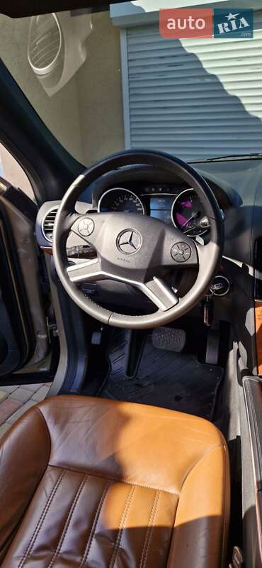 Позашляховик / Кросовер Mercedes-Benz M-Class 2010 в Дніпрі