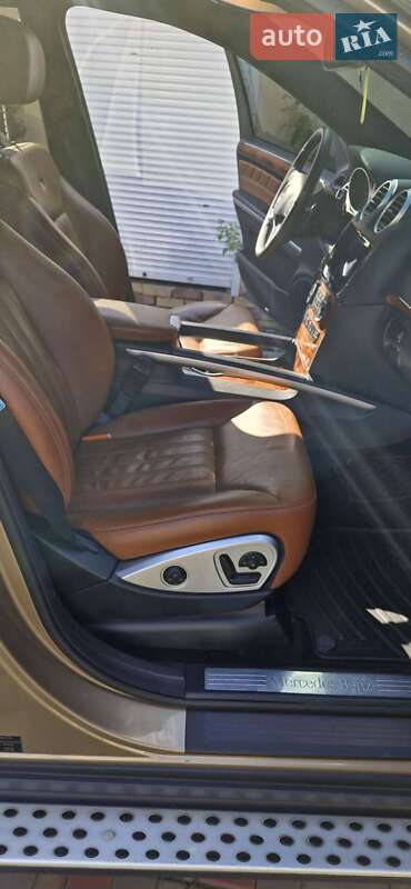 Позашляховик / Кросовер Mercedes-Benz M-Class 2010 в Дніпрі