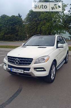 Позашляховик / Кросовер Mercedes-Benz M-Class 2011 в Рівному