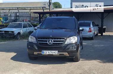 Внедорожник / Кроссовер Mercedes-Benz M-Class 2009 в Киеве