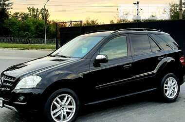 Внедорожник / Кроссовер Mercedes-Benz M-Class 2010 в Черновцах