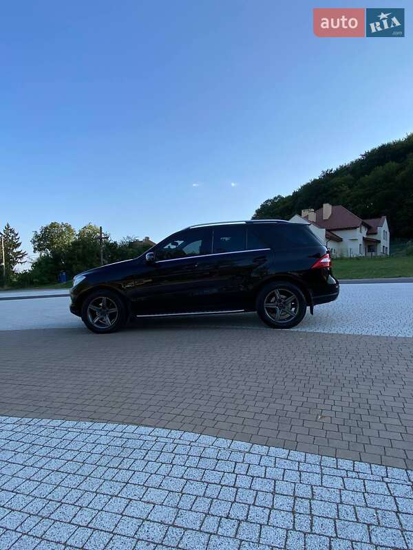 Внедорожник / Кроссовер Mercedes-Benz M-Class 2012 в Львове