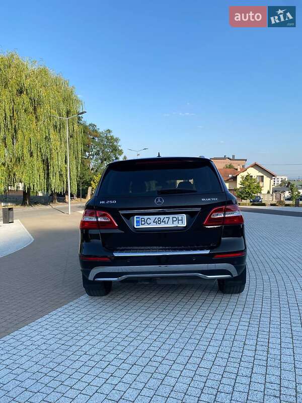 Внедорожник / Кроссовер Mercedes-Benz M-Class 2012 в Львове