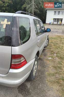 Внедорожник / Кроссовер Mercedes-Benz M-Class 1999 в 