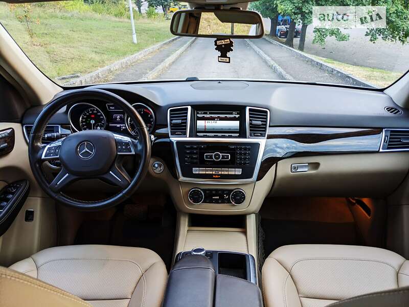 Внедорожник / Кроссовер Mercedes-Benz M-Class 2013 в Ровно