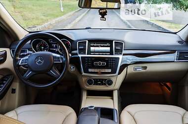 Внедорожник / Кроссовер Mercedes-Benz M-Class 2013 в 
