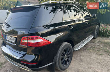 Внедорожник / Кроссовер Mercedes-Benz M-Class 2014 в 