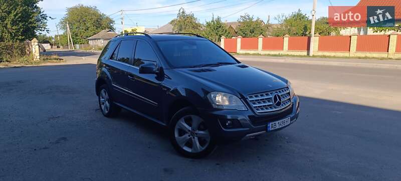 Mercedes-Benz M-Class 2010