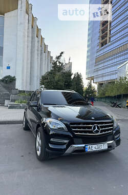 Внедорожник / Кроссовер Mercedes-Benz M-Class 2012 в Киеве