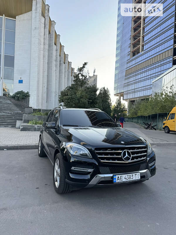 Внедорожник / Кроссовер Mercedes-Benz M-Class 2012 в Киеве