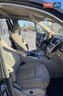 Внедорожник / Кроссовер Mercedes-Benz M-Class 2012 в 