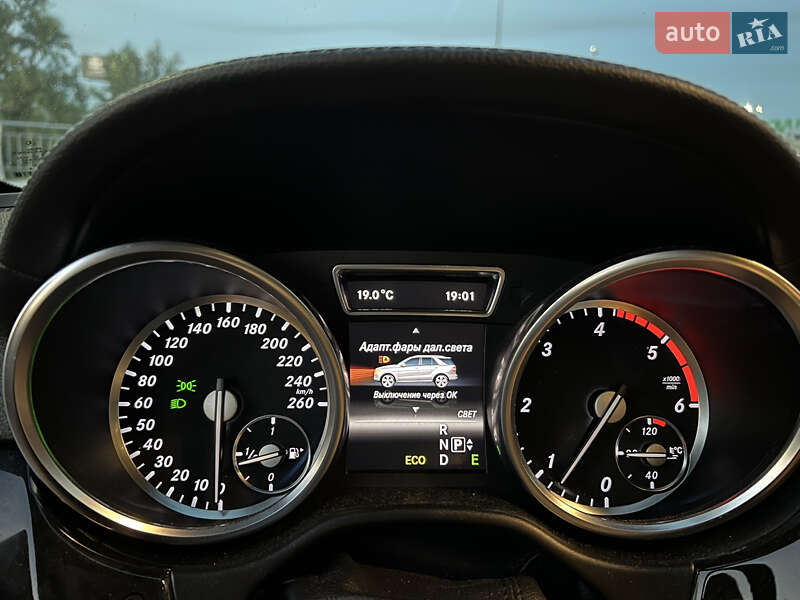 Внедорожник / Кроссовер Mercedes-Benz M-Class 2012 в Киеве