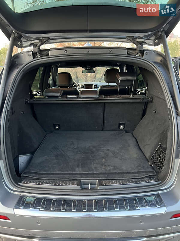 Внедорожник / Кроссовер Mercedes-Benz M-Class 2012 в Киеве