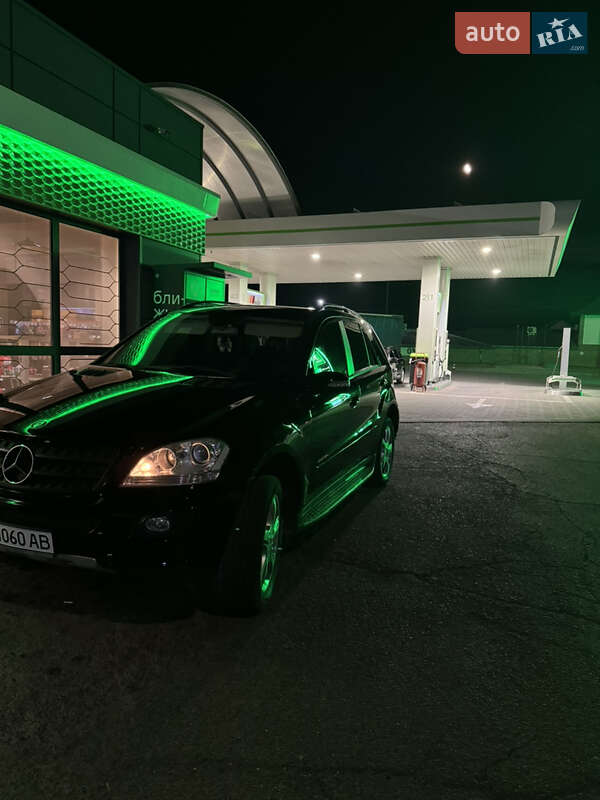 Внедорожник / Кроссовер Mercedes-Benz M-Class 2006 в Виноградове