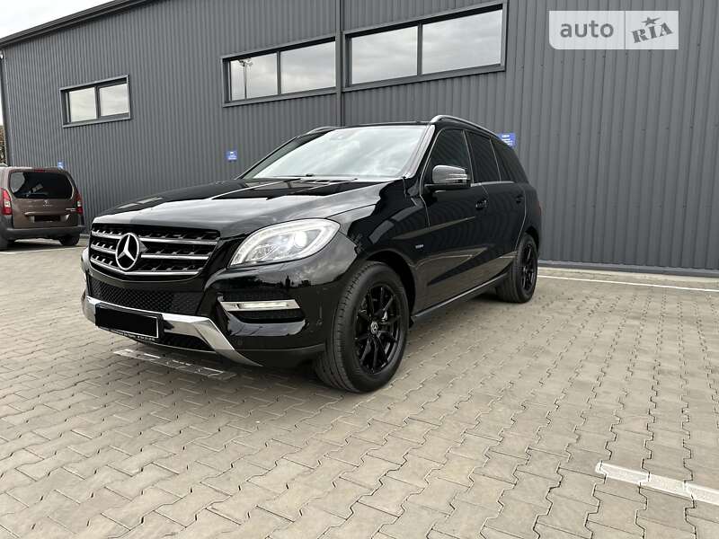 Внедорожник / Кроссовер Mercedes-Benz M-Class 2012 в Луцке