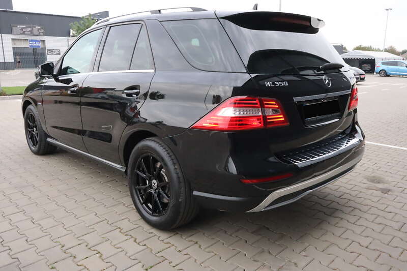 Внедорожник / Кроссовер Mercedes-Benz M-Class 2012 в Луцке