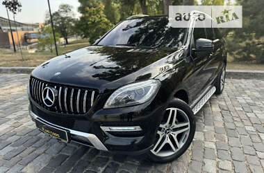 Позашляховик / Кросовер Mercedes-Benz M-Class 2013 в Києві