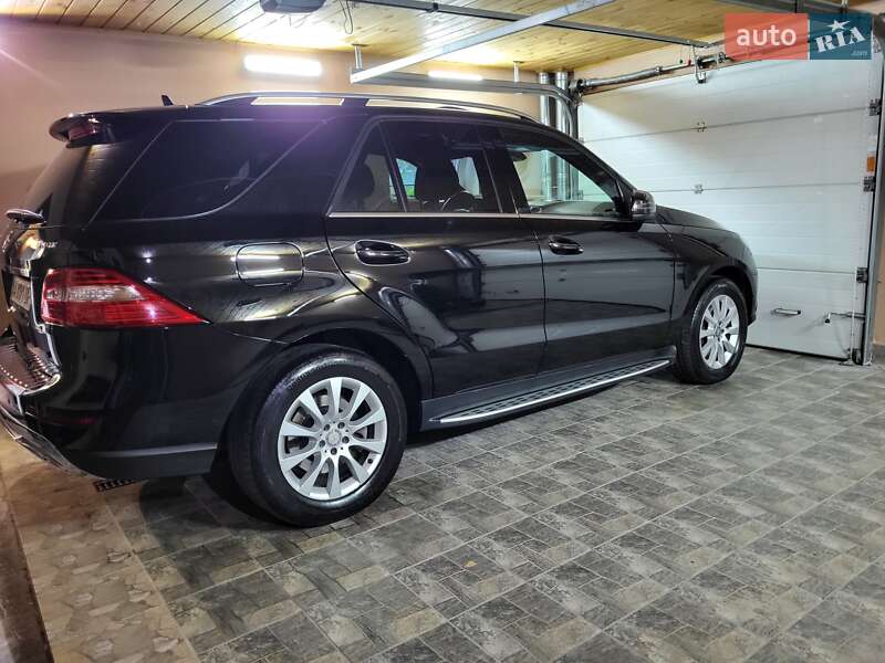 Внедорожник / Кроссовер Mercedes-Benz M-Class 2014 в Киеве