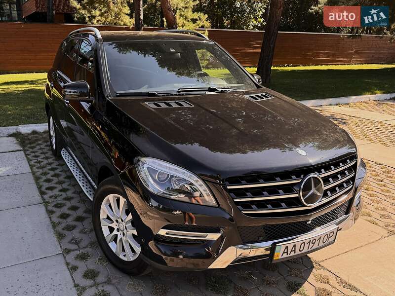 Внедорожник / Кроссовер Mercedes-Benz M-Class 2014 в Киеве