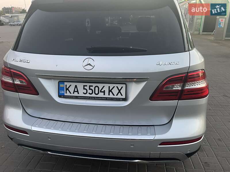 Позашляховик / Кросовер Mercedes-Benz M-Class 2013 в Києві