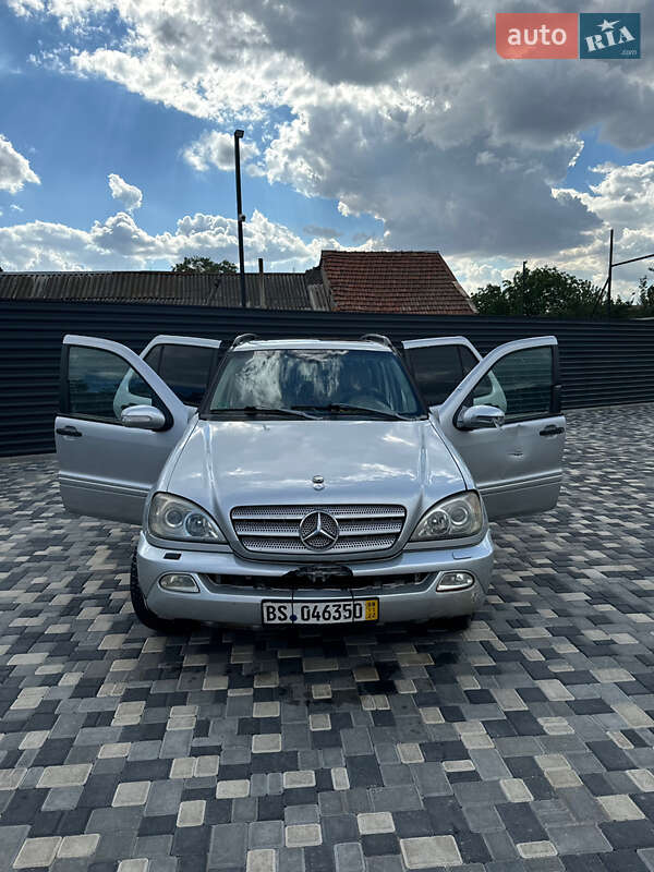 Mercedes-Benz M-Class 2004