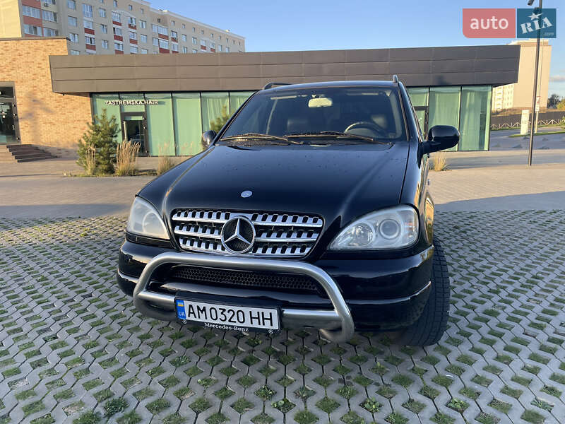 Mercedes-Benz M-Class 2000