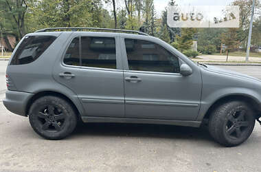 Позашляховик / Кросовер Mercedes-Benz M-Class 2002 в Києві