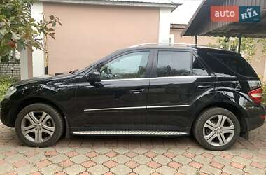 Внедорожник / Кроссовер Mercedes-Benz M-Class 2010 в 