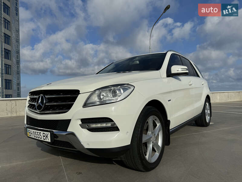 Позашляховик / Кросовер Mercedes-Benz M-Class 2013 в Одесі