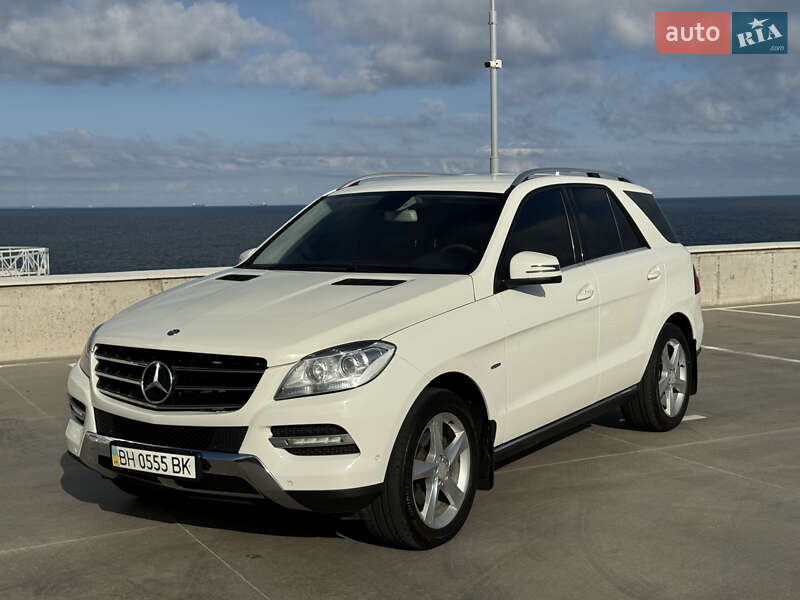 Позашляховик / Кросовер Mercedes-Benz M-Class 2013 в Одесі