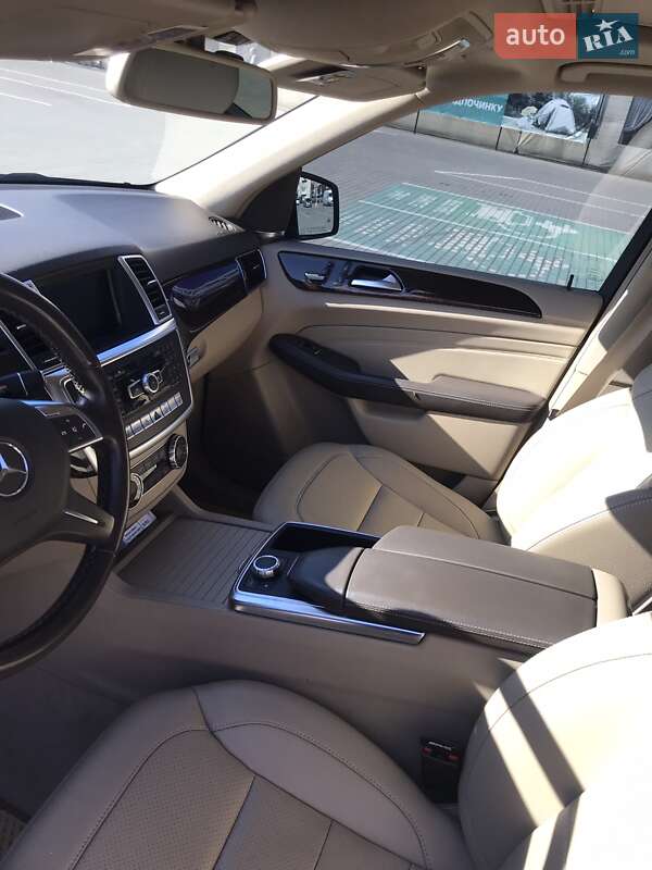 Внедорожник / Кроссовер Mercedes-Benz M-Class 2013 в Калуше