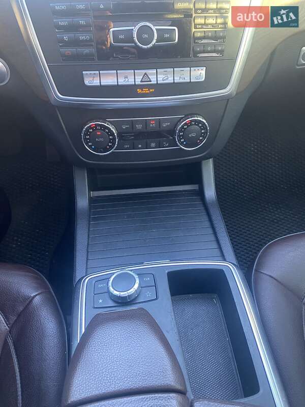 Внедорожник / Кроссовер Mercedes-Benz M-Class 2011 в Киеве