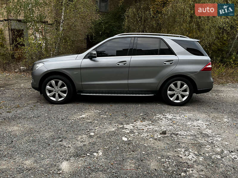 Внедорожник / Кроссовер Mercedes-Benz M-Class 2012 в Киеве