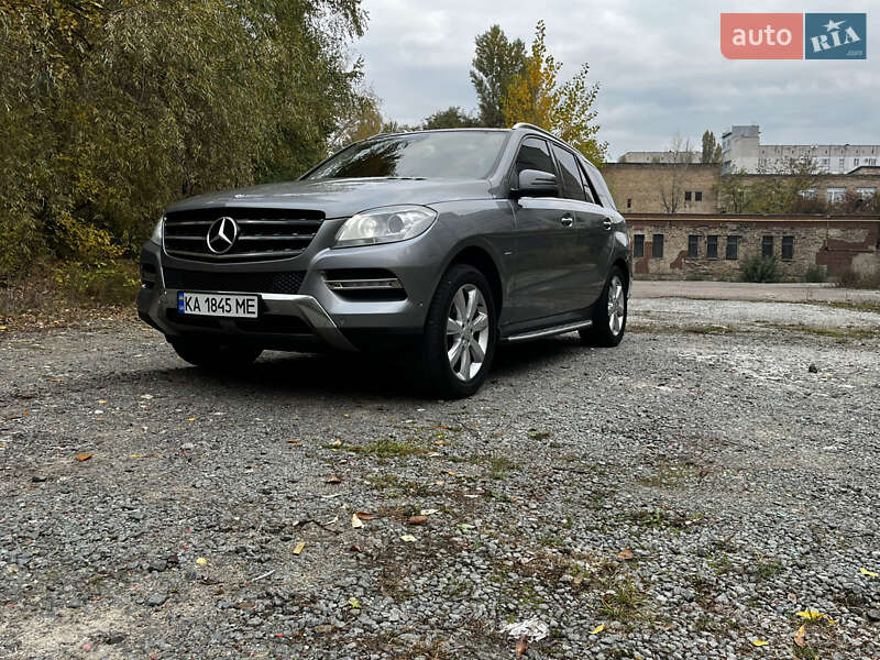 Внедорожник / Кроссовер Mercedes-Benz M-Class 2012 в Киеве