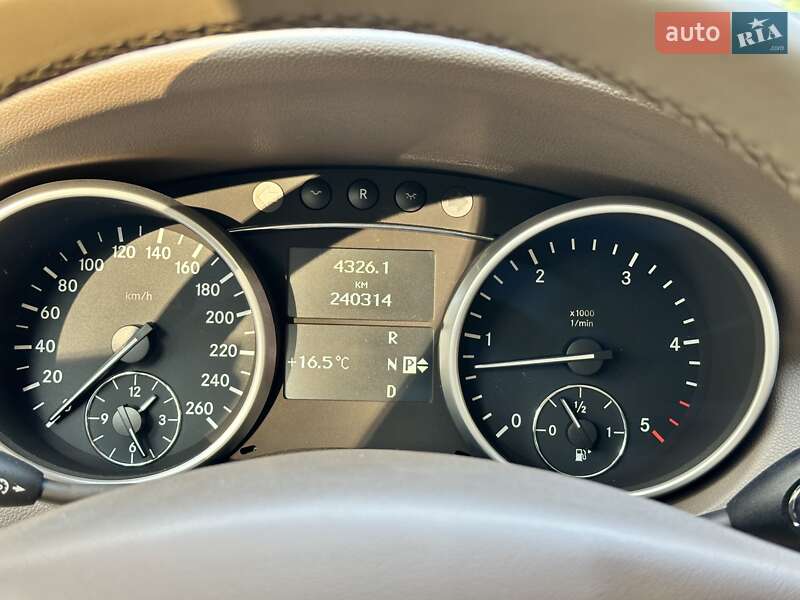 Внедорожник / Кроссовер Mercedes-Benz M-Class 2010 в Киеве