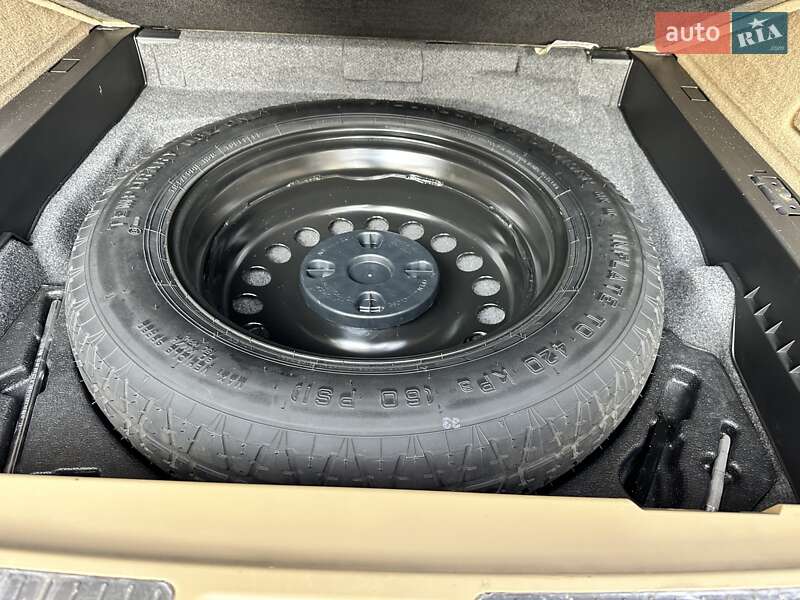 Внедорожник / Кроссовер Mercedes-Benz M-Class 2010 в Киеве