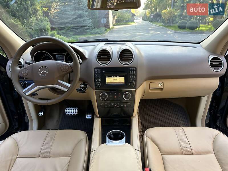 Внедорожник / Кроссовер Mercedes-Benz M-Class 2010 в Киеве