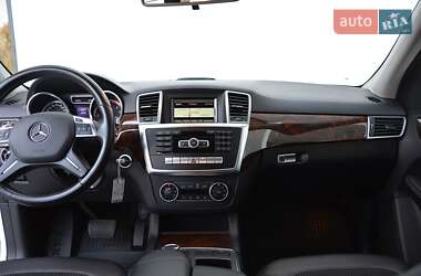 Внедорожник / Кроссовер Mercedes-Benz M-Class 2015 в 