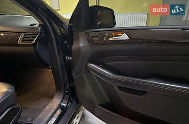 Внедорожник / Кроссовер Mercedes-Benz M-Class 2012 в 