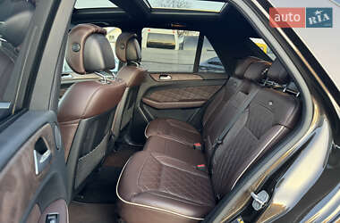Внедорожник / Кроссовер Mercedes-Benz M-Class 2013 в 