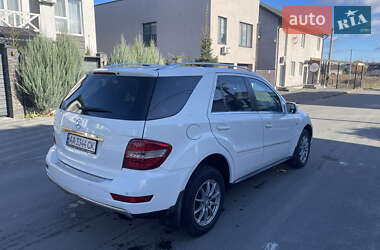 Внедорожник / Кроссовер Mercedes-Benz M-Class 2010 в Киеве