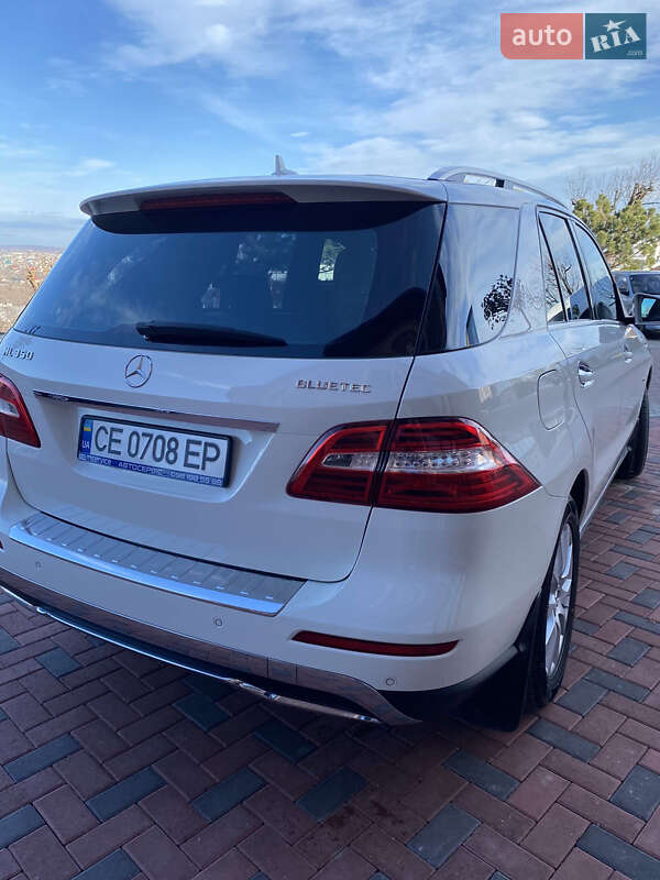 Внедорожник / Кроссовер Mercedes-Benz M-Class 2012 в Черновцах