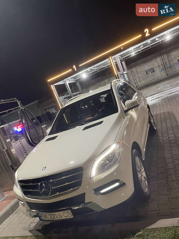 Позашляховик / Кросовер Mercedes-Benz M-Class 2013 в Києві