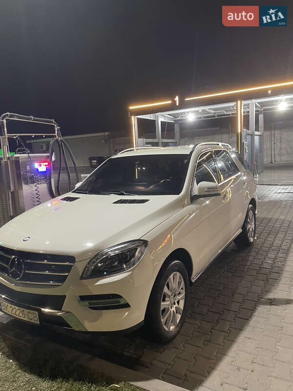 Позашляховик / Кросовер Mercedes-Benz M-Class 2013 в Києві
